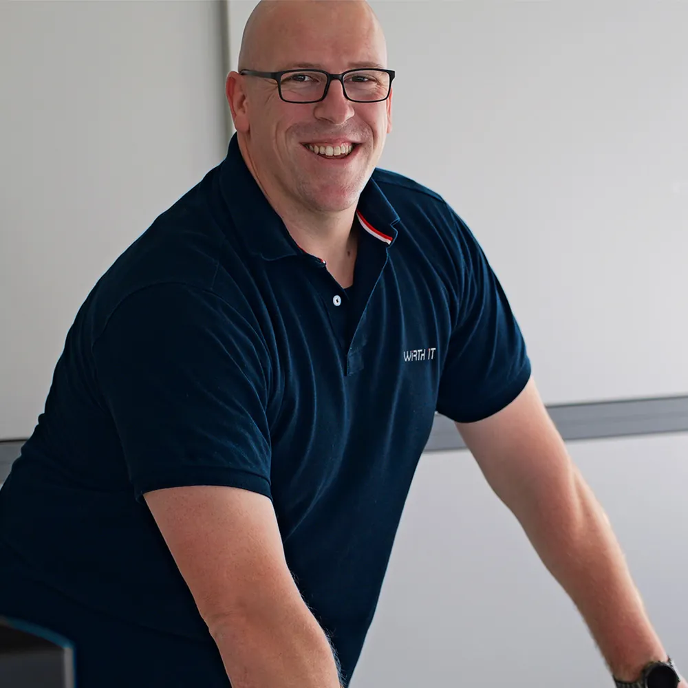 Hendrik Wirth beim Kunden im Büro, IT für Planungsbüros